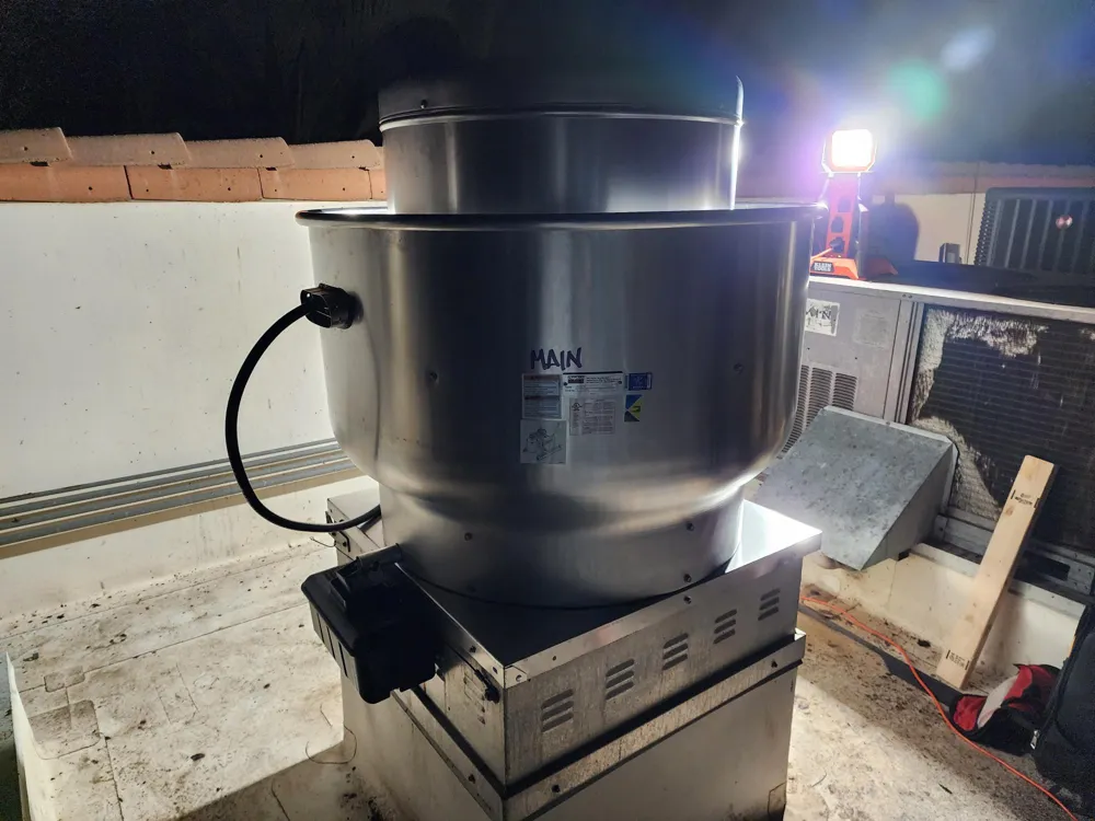 Kitchen exhaust & equipment power · Restaurant